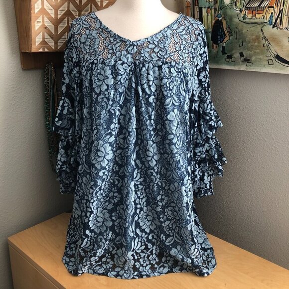 Suzanne Betro Lace Ruffled Sleeve Top - Picture 3 of 8